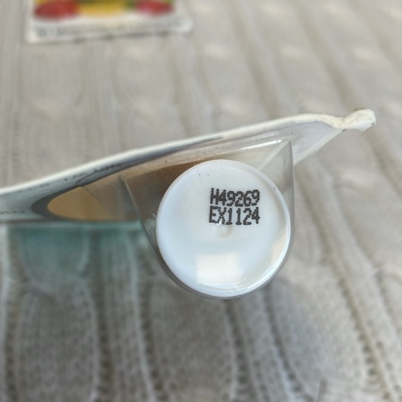 New rare in package RVO tropical coconut lip balm vitamin E & aloe long lasting - Picture 6 of 6